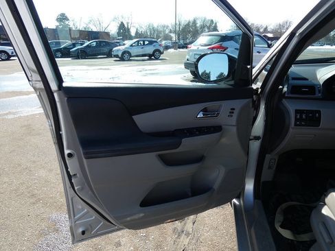 Used 2015 Honda Odyssey Touring Elite image 24