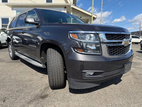 Used 2015 Chevrolet Suburban LT w/ Luxury Package image 13