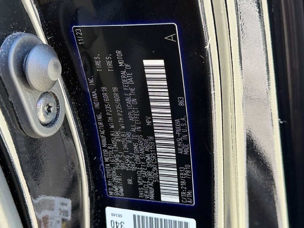 Used 2024 Toyota Sienna XLE Woodland Edition AWD/4WD image 29