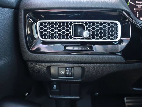 Certified 2025 Honda Civic Sport image 27