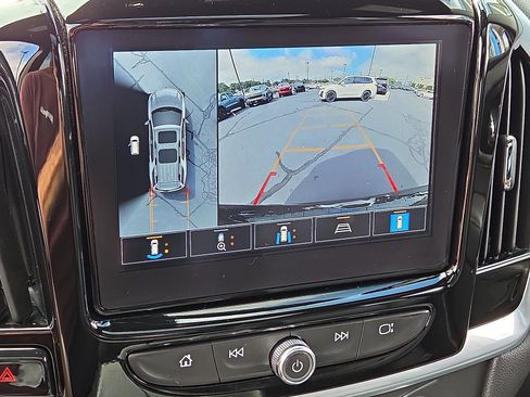 Used 2022 Chevrolet Traverse RS image 19