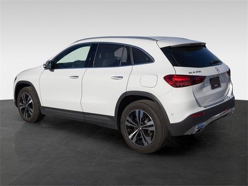 Certified 2025 Mercedes-Benz GLA 250 4MATIC image 7