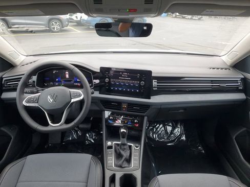 New 2025 Volkswagen Jetta SE image 24