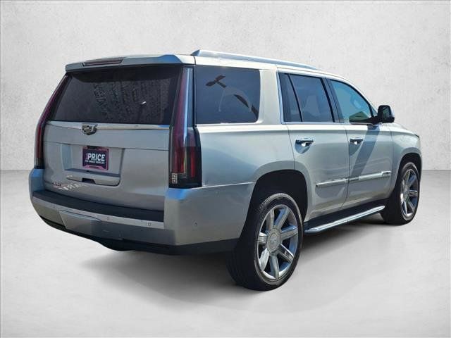 Used 2017 Cadillac Escalade Luxury AWD/4WD image 5