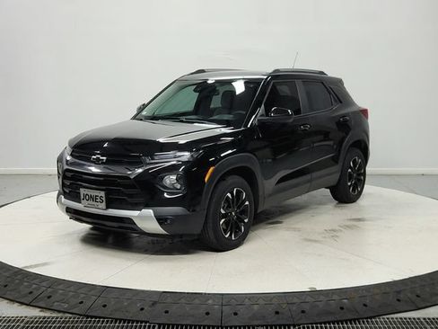 Used 2021 Chevrolet TrailBlazer LT w/ Convenience Package AWD/4WD image 4
