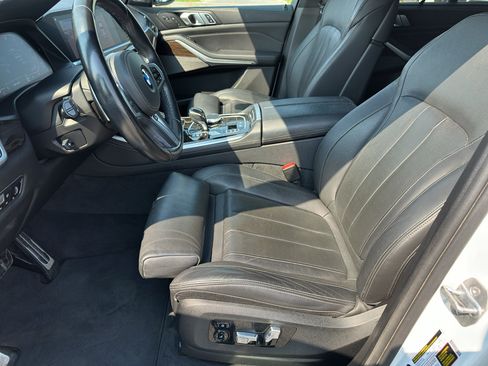 Used 2019 BMW X5 xDrive50i w/ M Sport Package AWD/4WD image 14