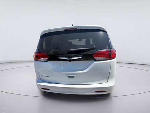 Used 2023 Chrysler Voyager LX FWD image 6
