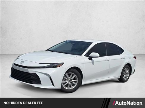 Used 2025 Toyota Camry LE FWD image 1