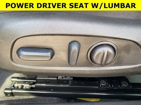 Used 2024 Chevrolet Malibu LT image 11