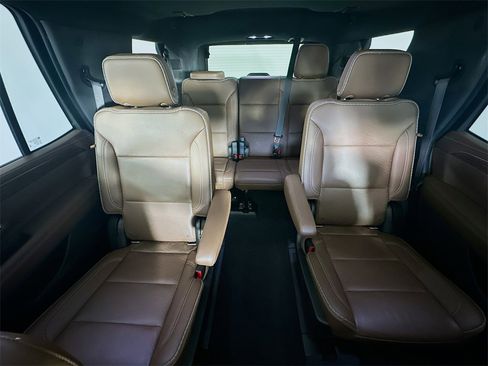 Used 2021 Chevrolet Tahoe High Country w/ Premium Package image 13