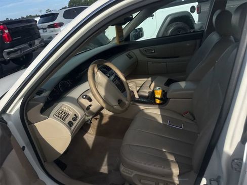 Used 2000 Toyota Avalon XLS FWD image 5