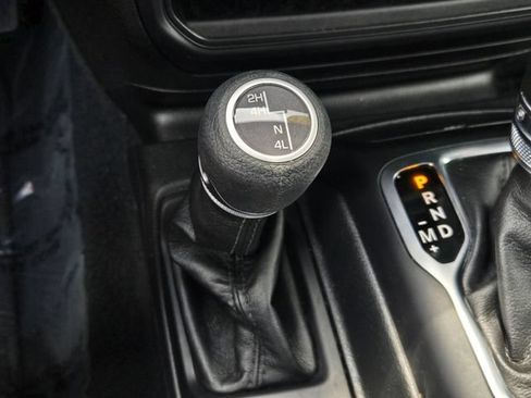 Used 2023 Jeep Wrangler Sport AWD/4WD image 22