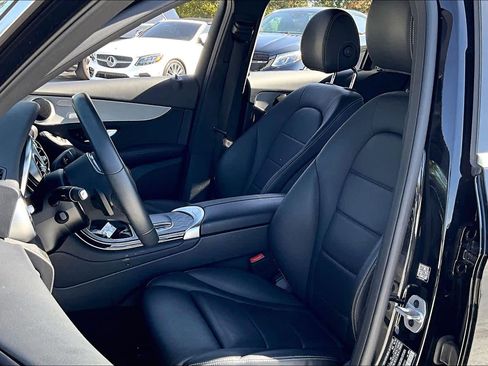 Used 2022 Mercedes-Benz GLC 300 w/ Premium Package Lite image 7