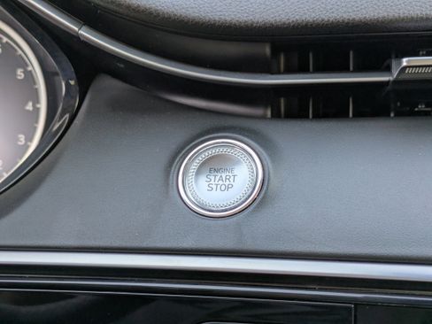 Used 2025 Genesis GV70 2.5T image 29