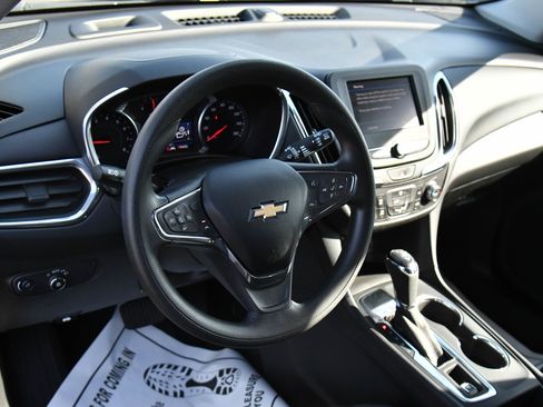 Used 2020 Chevrolet Equinox LT image 14