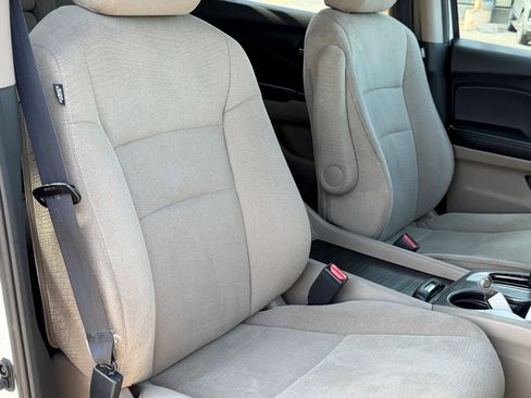 Used 2016 Honda Pilot LX image 9