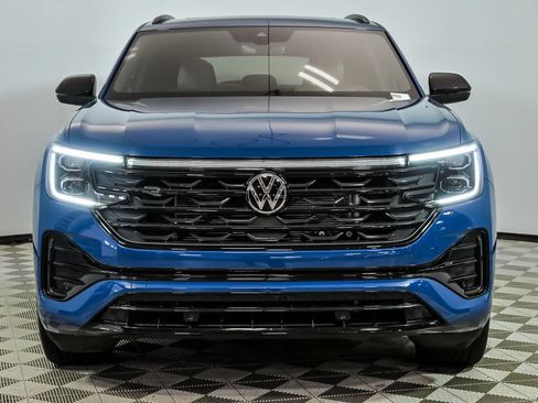 Certified 2025 Volkswagen Atlas Cross Sport SEL R-Line AWD/4WD image 4