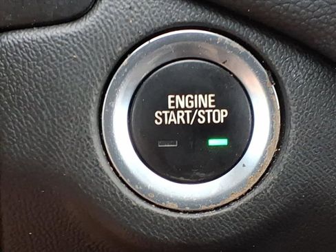 Used 2021 Chevrolet Equinox LT image 27