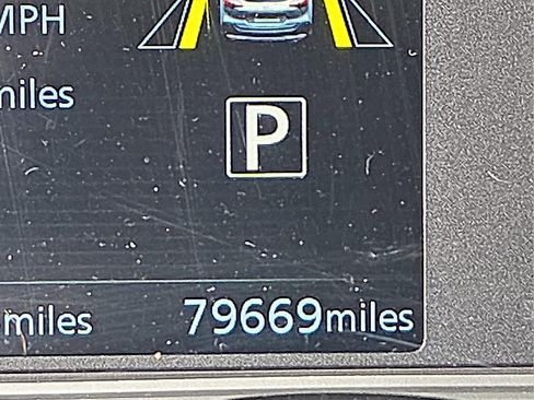 Used 2020 Nissan Kicks SR w/ Exterior Package image 18