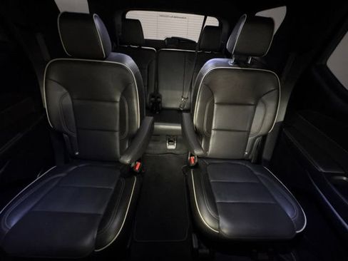 Used 2023 Chevrolet Traverse Premier w/ Redline Edition FWD image 18