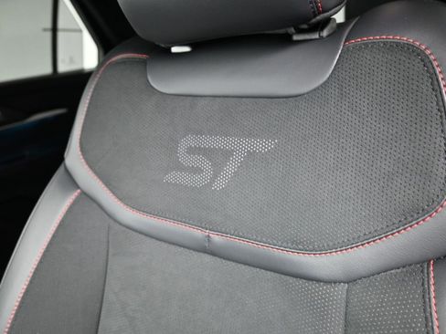 Used 2025 Ford Explorer ST image 22