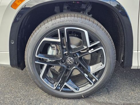 New 2026 Volkswagen Tiguan SEL R-Line AWD/4WD image 8