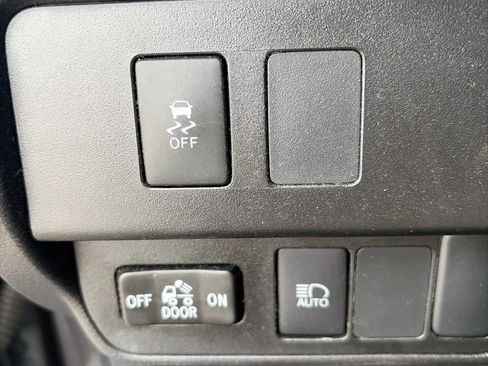 Used 2023 Toyota Tacoma SR AWD/4WD image 29
