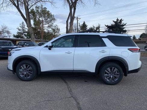 New 2025 Nissan Pathfinder SV w/ Black Appearance Package image 2