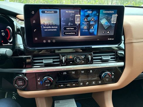New 2026 Nissan Pathfinder Platinum AWD/4WD image 22