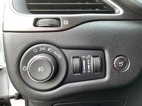 Used 2022 Jeep Cherokee Trailhawk w/ Premium Leather Package image 14