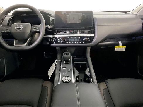 New 2026 Nissan Pathfinder Platinum w/ Cargo Package AWD/4WD image 2