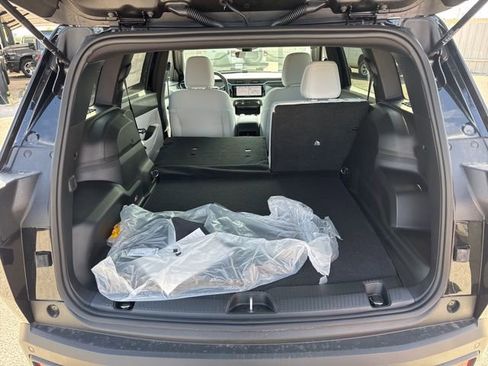 New 2026 Jeep Cherokee Laredo AWD/4WD image 7