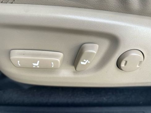 Used 2014 Toyota 4Runner Limited image 13