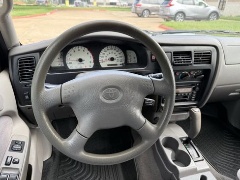Used 2004 Toyota Tacoma PreRunner RWD image 13