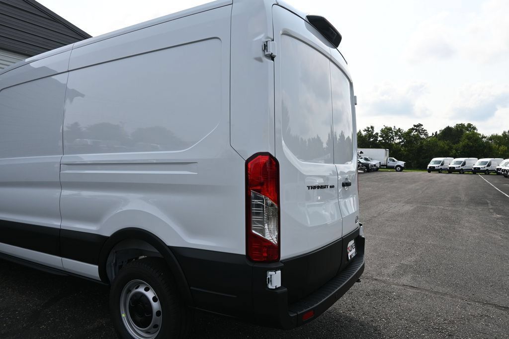 New 2026 Ford Transit 150 148 Medium Roof w/ Load Area Protection Package RWD image 44