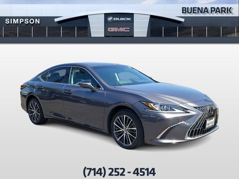 Used 2023 Lexus ES 250 w/ Premium Package AWD/4WD image 2