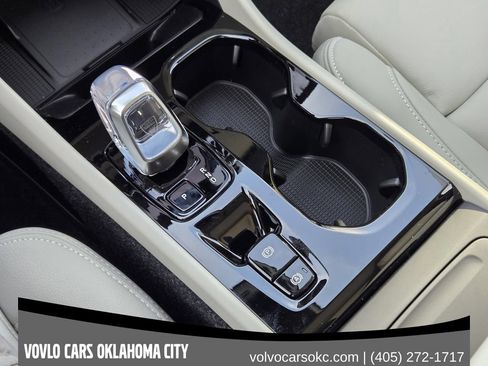 Used 2026 Volvo XC40 B5 Plus w/ Protection Package Premier AWD/4WD image 22