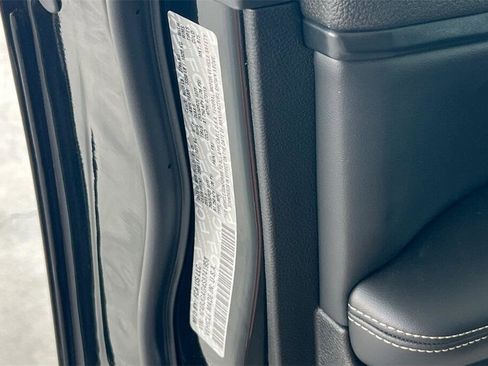 New 2025 Jeep Grand Cherokee Altitude image 27