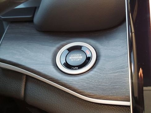 New 2025 Jeep Grand Cherokee Limited w/ Black Appearance Package image 13