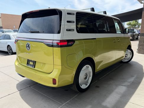 Used 2025 Volkswagen ID. Buzz 1st Edition RWD image 4