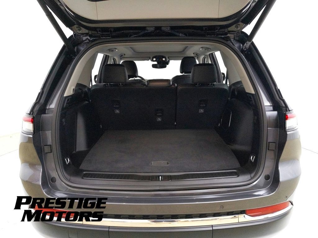 Used 2023 Jeep Grand Cherokee 4WD 4xe image 32