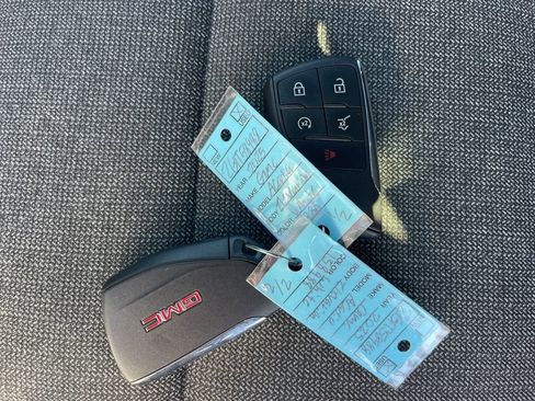 Used 2025 GMC Acadia Elevation FWD image 37