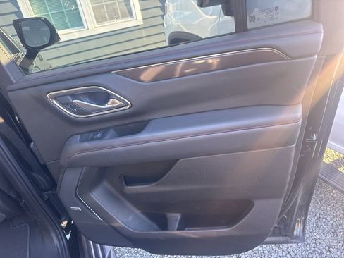 Used 2022 Chevrolet Suburban RST w/ Luxury Package image 11