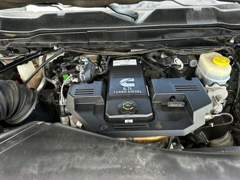 Used 2020 RAM 2500 Laramie w/ Night Edition AWD/4WD image 23