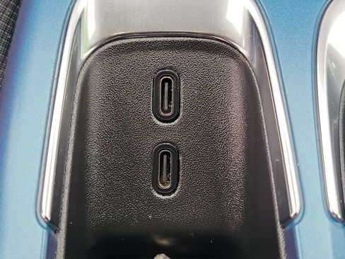 Used 2025 Chevrolet Equinox EV LT FWD image 16