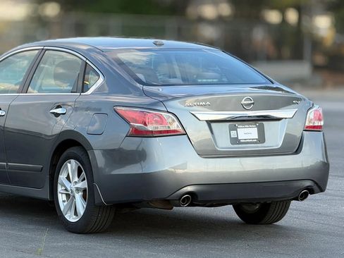 Used 2015 Nissan Altima 2.5 SV image 16