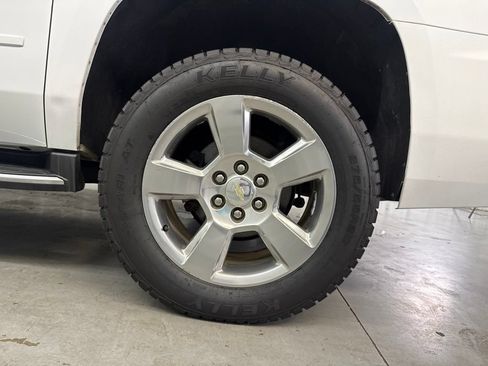 Used 2018 Chevrolet Suburban Premier AWD/4WD image 29