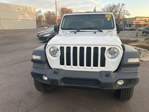 Certified 2020 Jeep Gladiator Sport w/ Quick Order Package 24S image 15