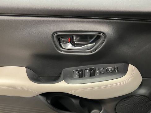 New 2025 Honda HR-V LX image 13