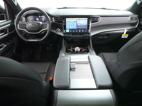 New 2026 Jeep Grand Wagoneer L Limited AWD/4WD image 9